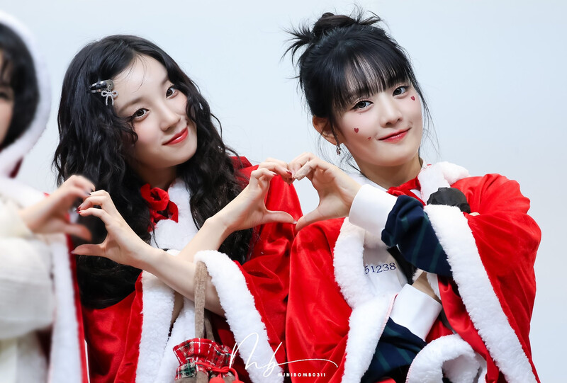 241222 (G)I-DLE Minnie & Yuqi -  at Everline Fansign event documents 4