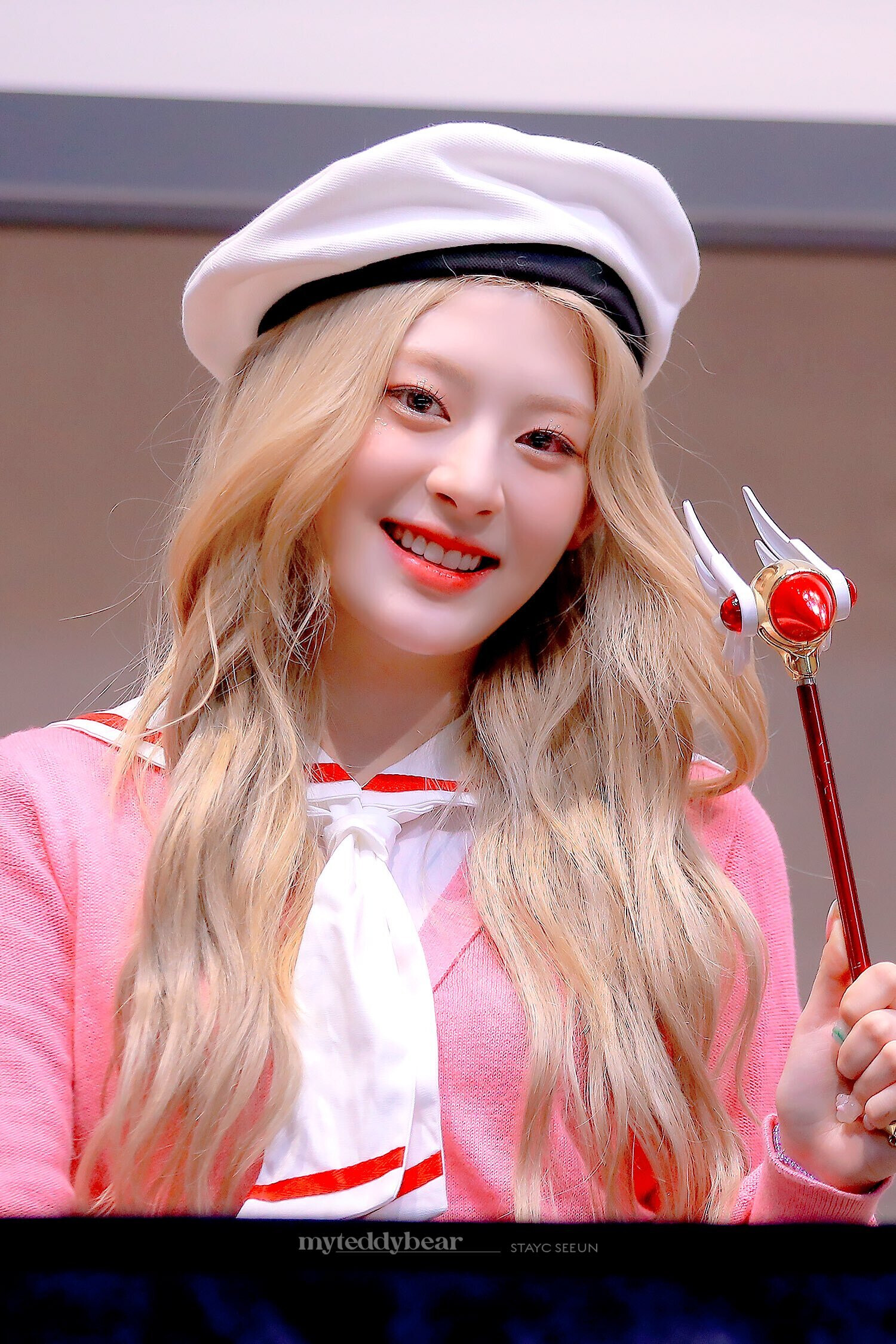 220807 STAYC Seeun - Apple Music Fansign | kpopping