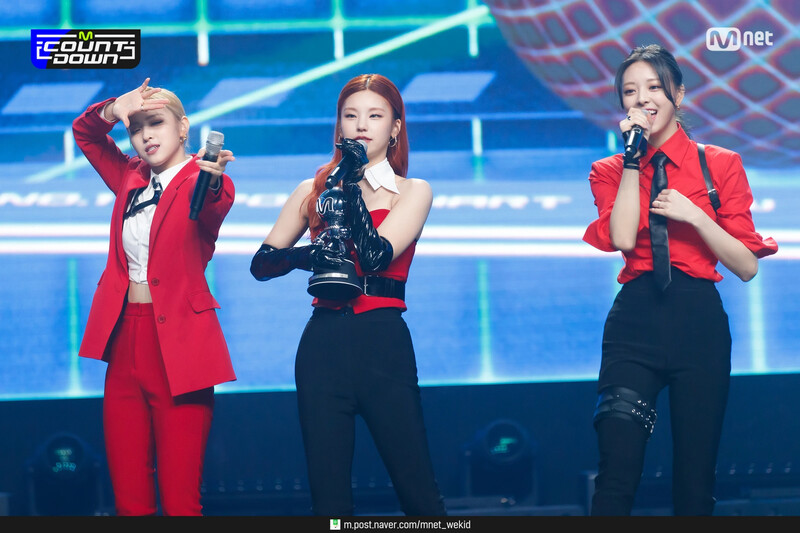 210513 ITZY 'Mafia in the morning' at M Countdown documents 9