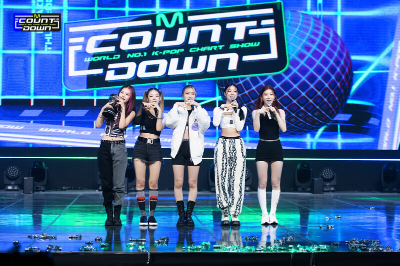 211014 ITZY - No. 1 Encore Stage at M Countdown documents 10