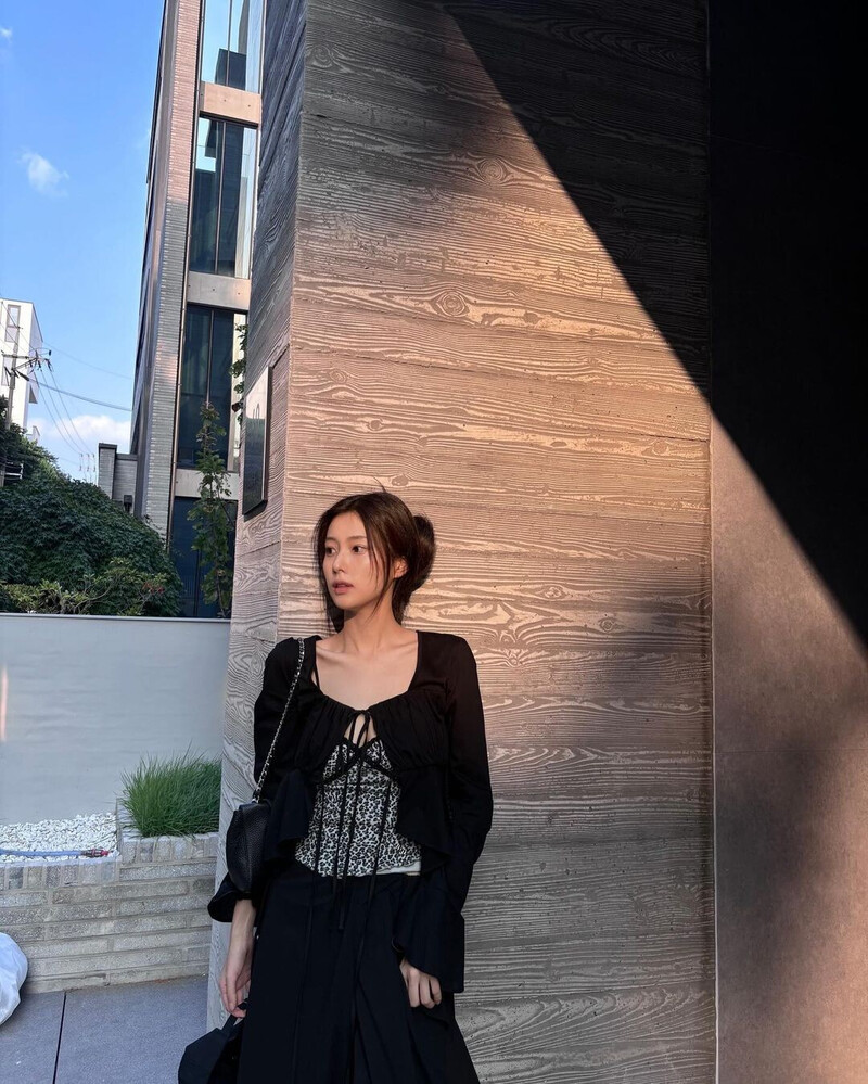 240924 Kang Hyewon Instagram Update documents 1