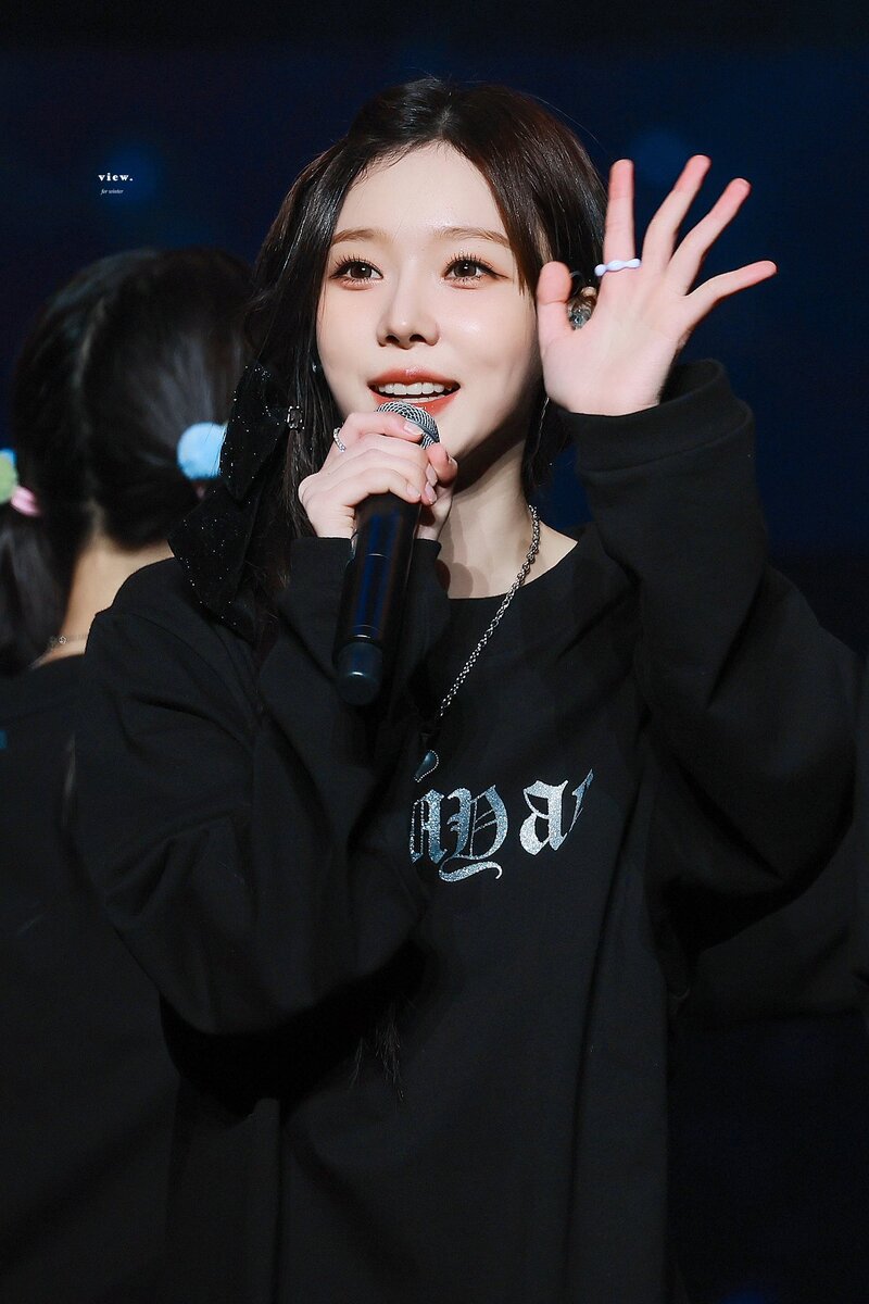 230226 aespa Winter - 1st Concert 'SYNK : HYPER LINE' at Seoul Day 2 documents 7
