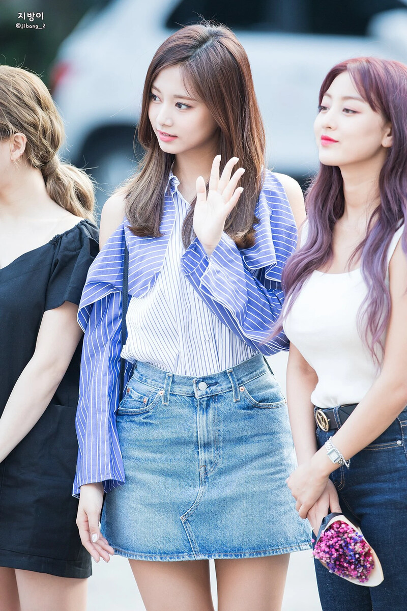 180720 TWICE Tzuyu documents 24