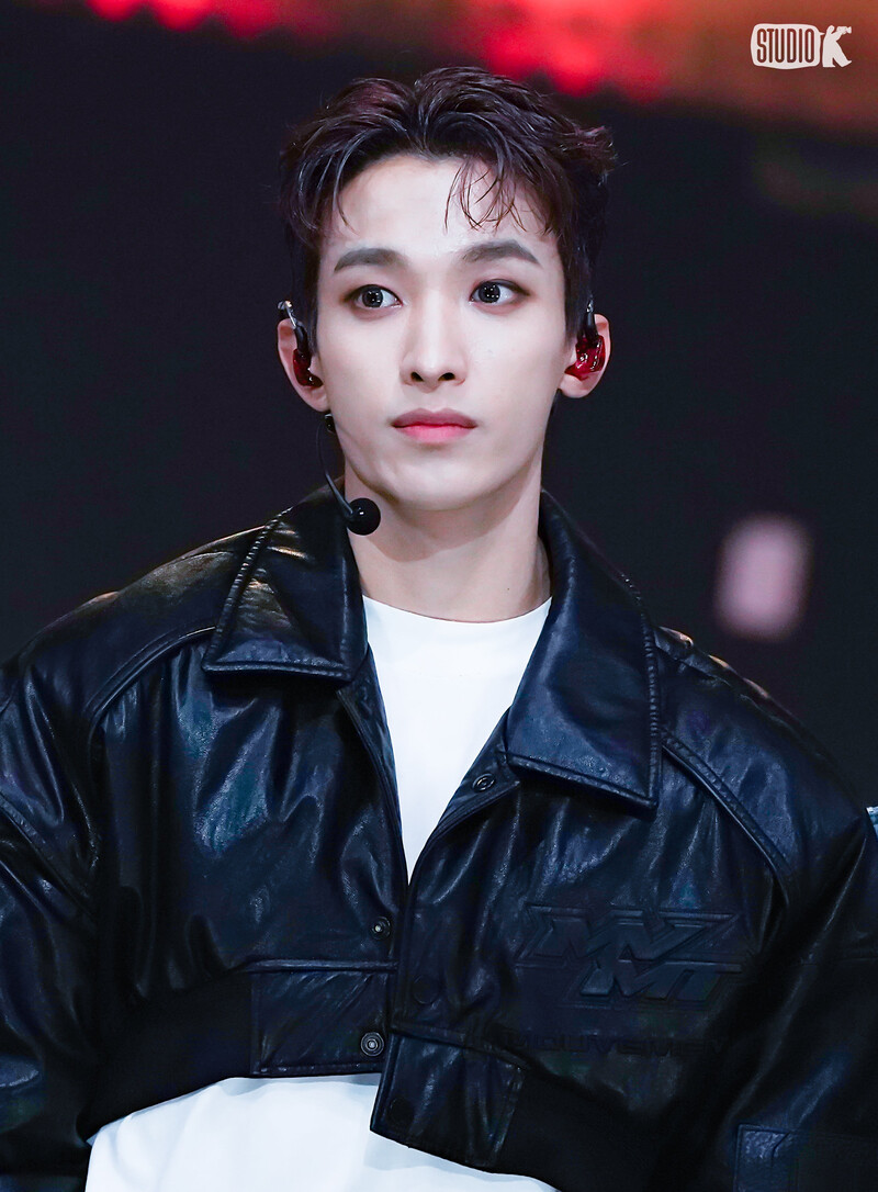 230428 SEVENTEEN DK - 'Super' at Music Bank documents 2