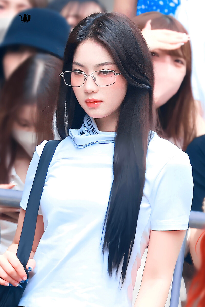 240719 STAYC Isa - Music Bank Commute documents 2