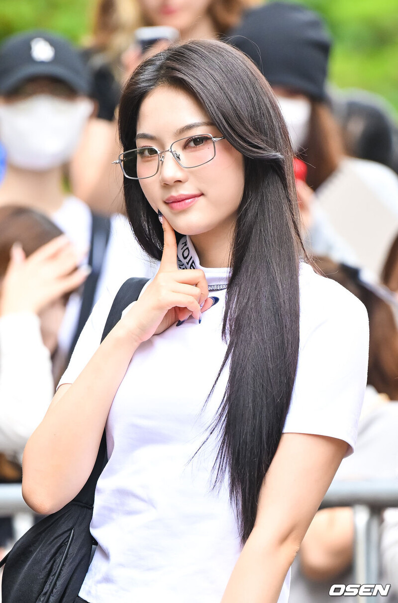 240719 STAYC Isa - Music Bank Commute documents 2