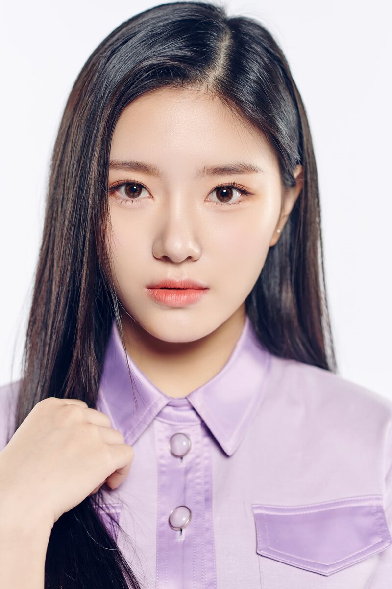 Girls Planet 999 - K Group Introduction Profile Photos - Lee Rayeon documents 3
