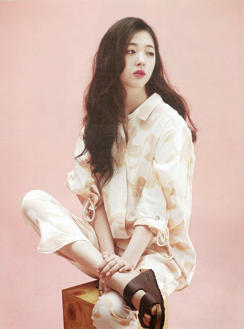 [SCANS] Sulli - High Cut Vol. 147 - April 2015 Issue documents 6