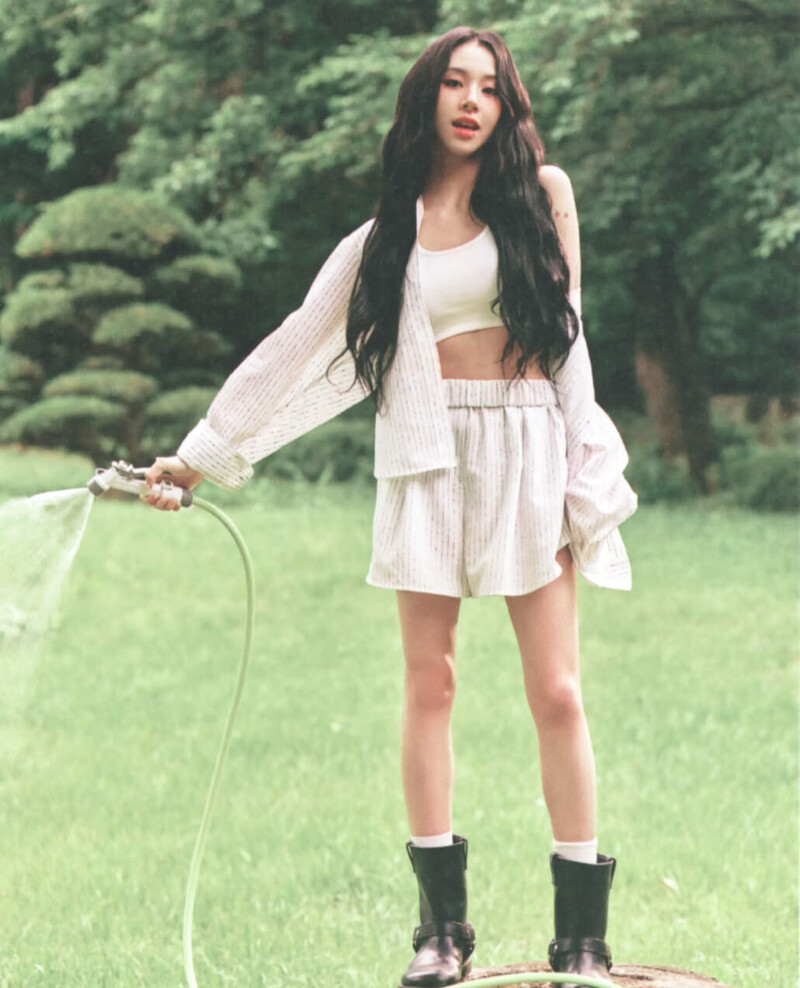 TWICE Chaeyoung for Esquire 2024 - Special Photobook 'Once More' (Scans) documents 9