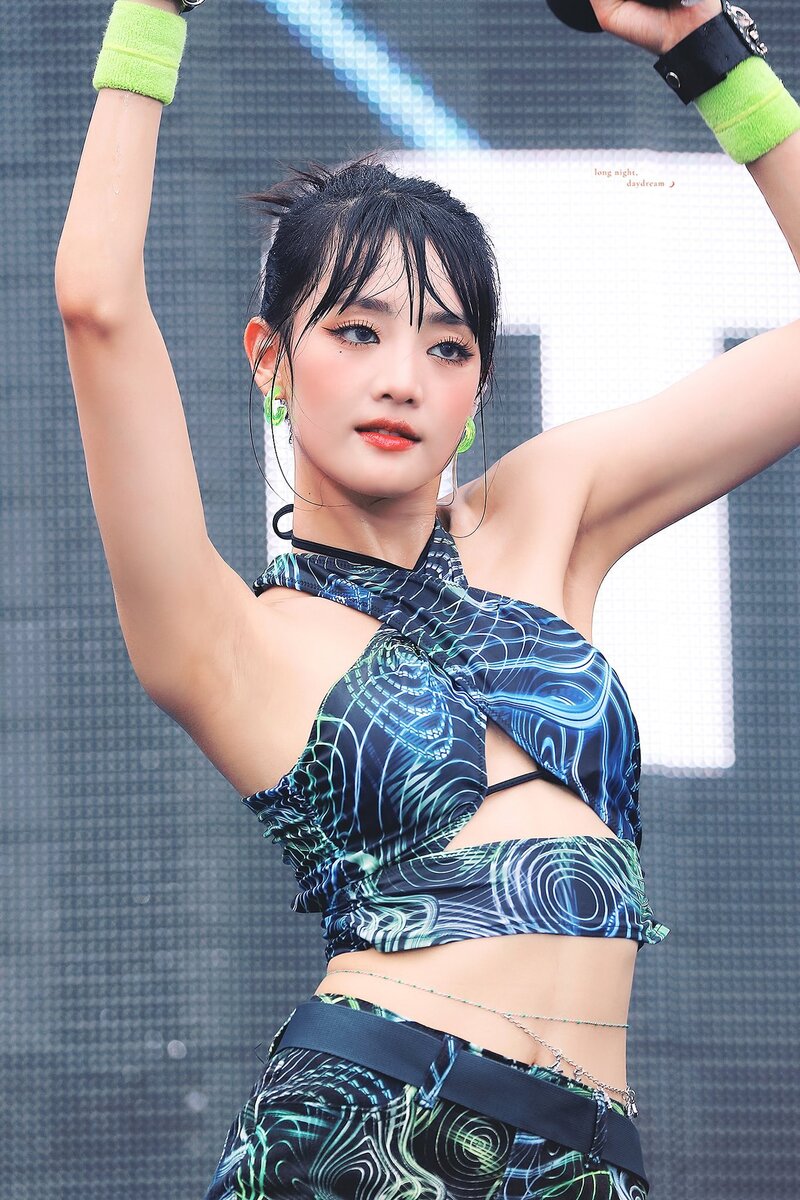 220626 (G)I-DLE Minnie at Waterbomb Festival documents 8