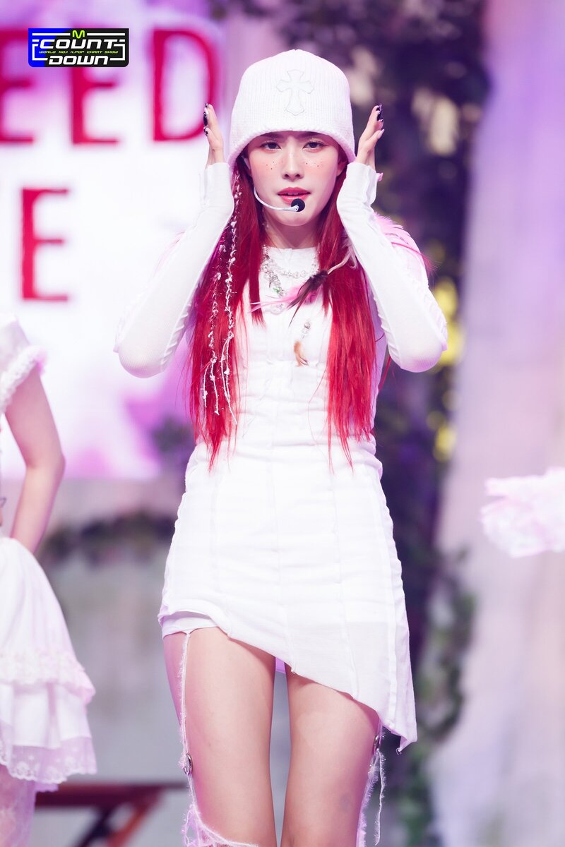 220721 STAYC Yoon 'BEAUTIFUL MONSTER' at M Countdown documents 4