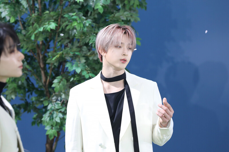 ONEUS 'Rupert's Drop' MV behind documents 8