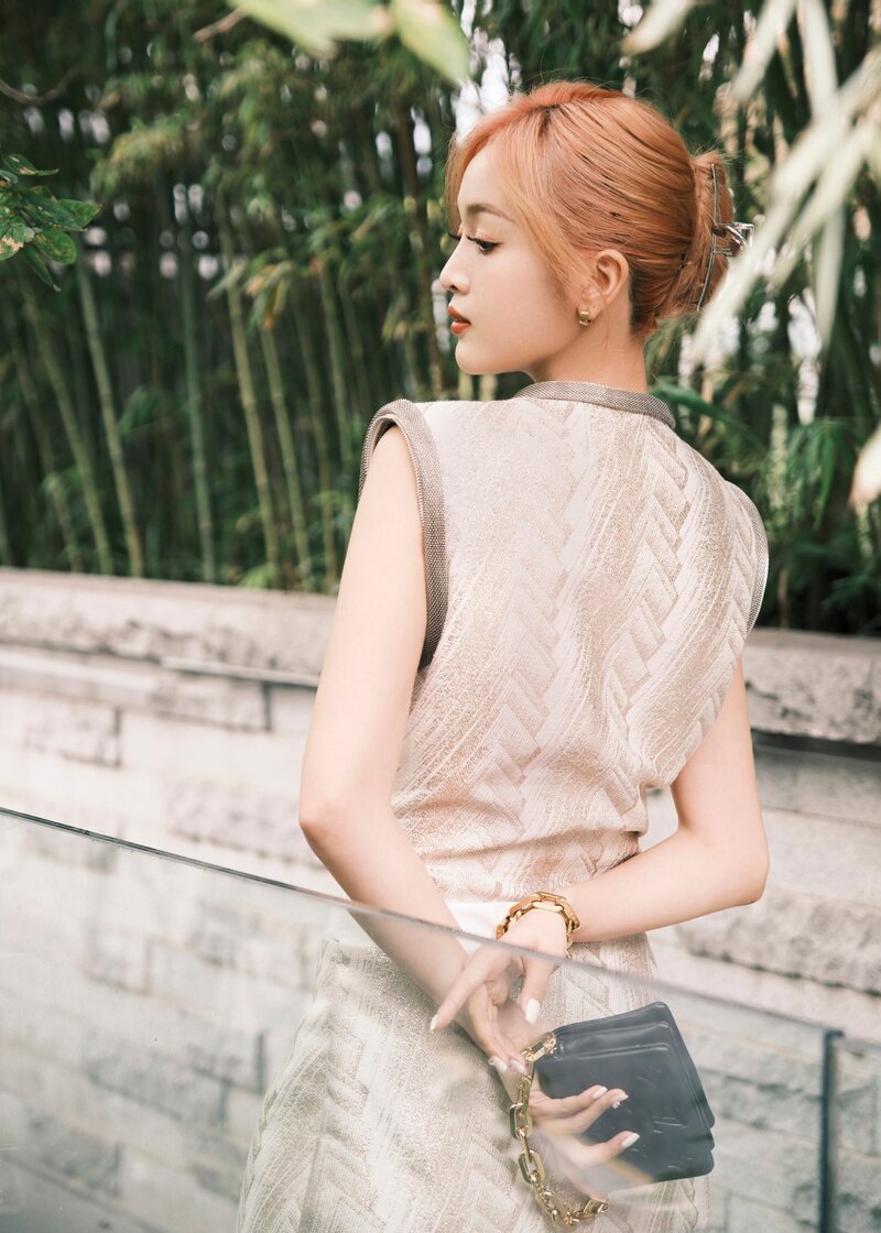 Xuan Yi for Louis Vuitton 2022 Spring Summer Women's Wear documents 2