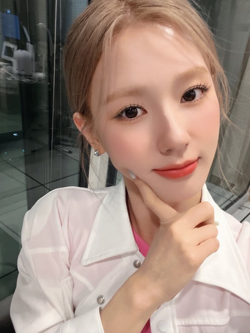 220502 (G)I-DLE Twitter Update Miyeon documents 1