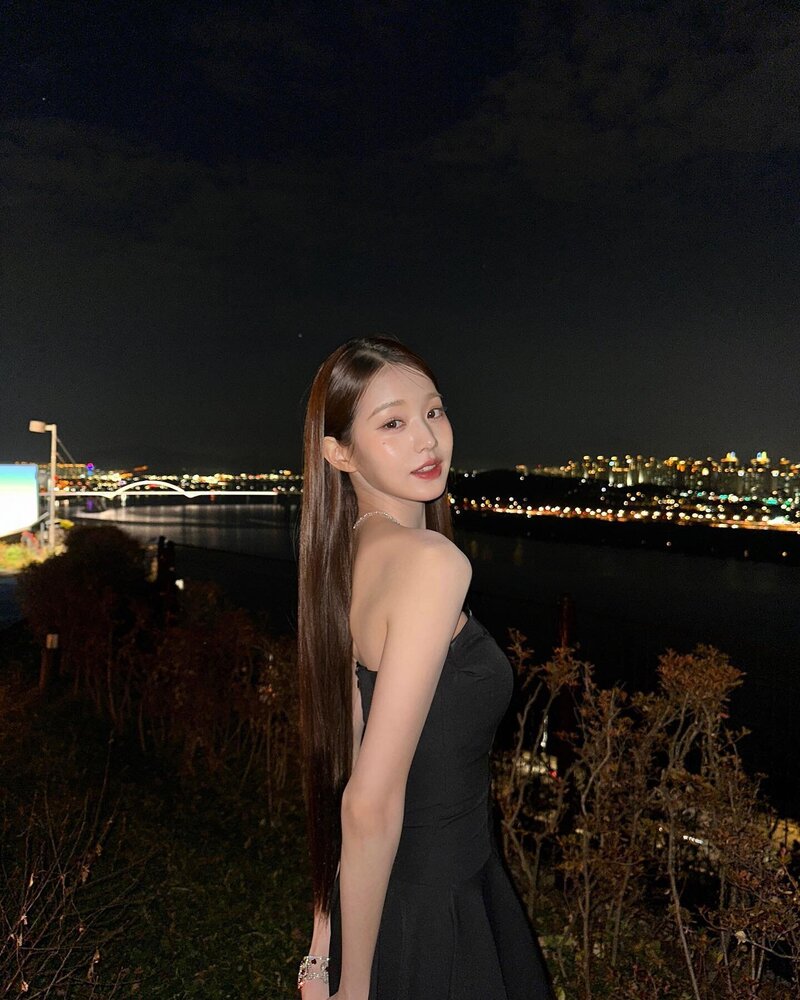 221128 IVE Wonyoung Instagram Update documents 1