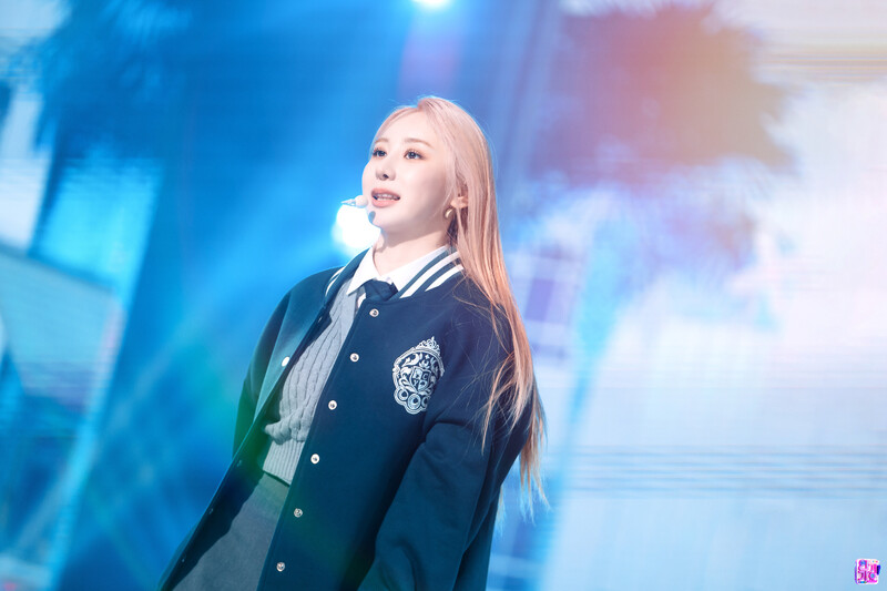 230416 LEE CHAE YEON - 'KNOCK' at Inkigayo documents 9