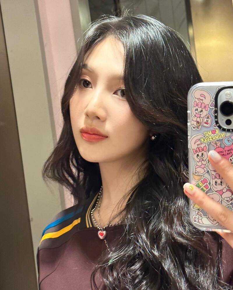 230901 Red Velvet Joy Instagram Update documents 4