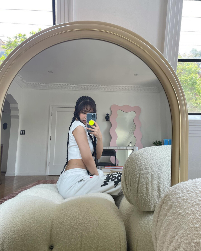 210727 BLACKPINK Jennie Instagram Update documents 1