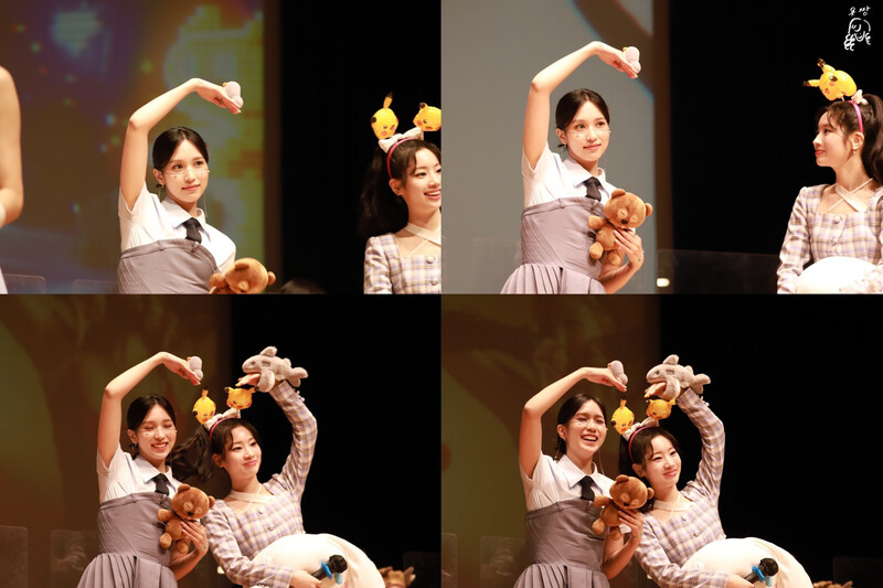 220904 TWICE Dahyun & Mina at Musicplant Fansign documents 1