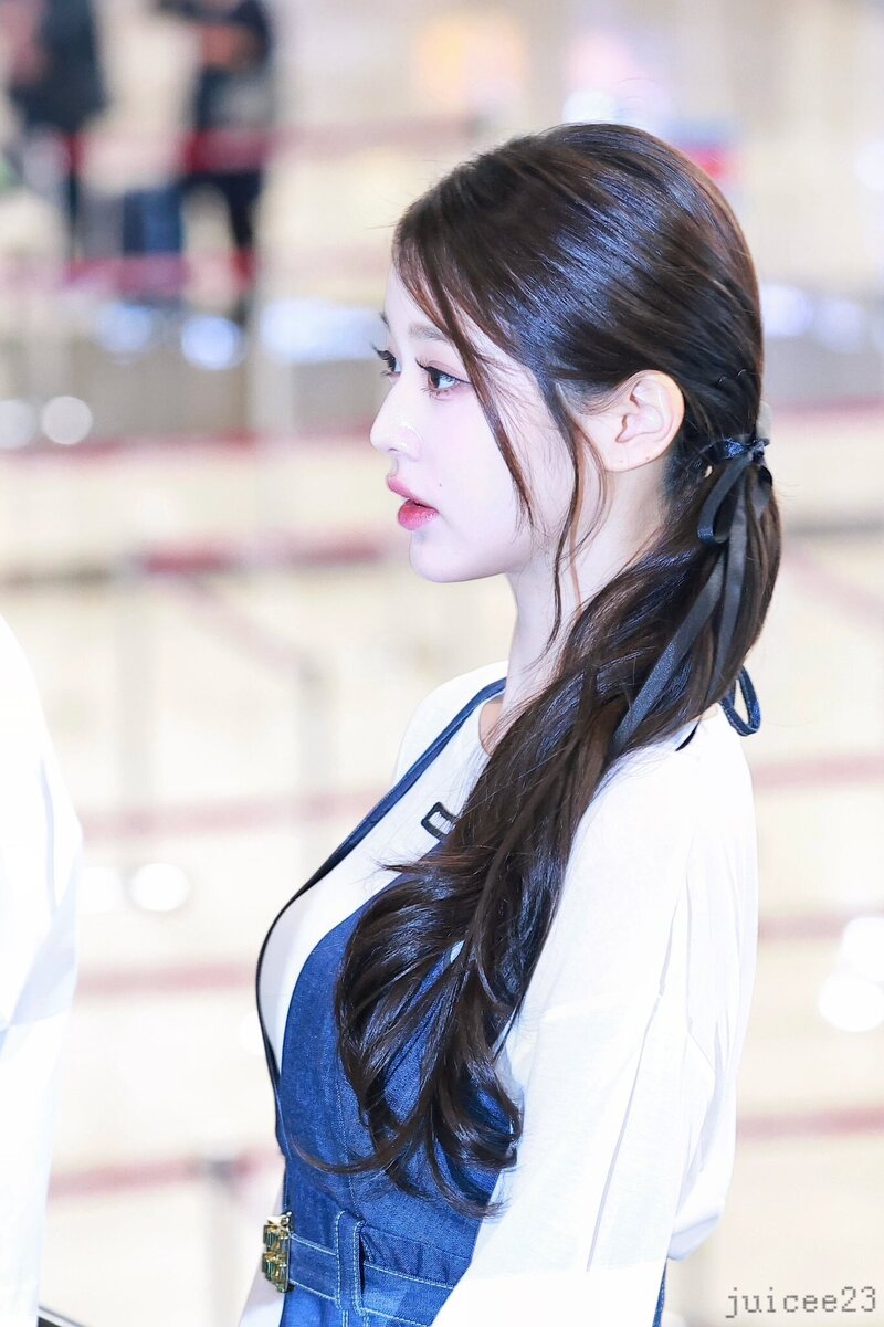 230526 IVE Wonyoung -  GMP Airport documents 19