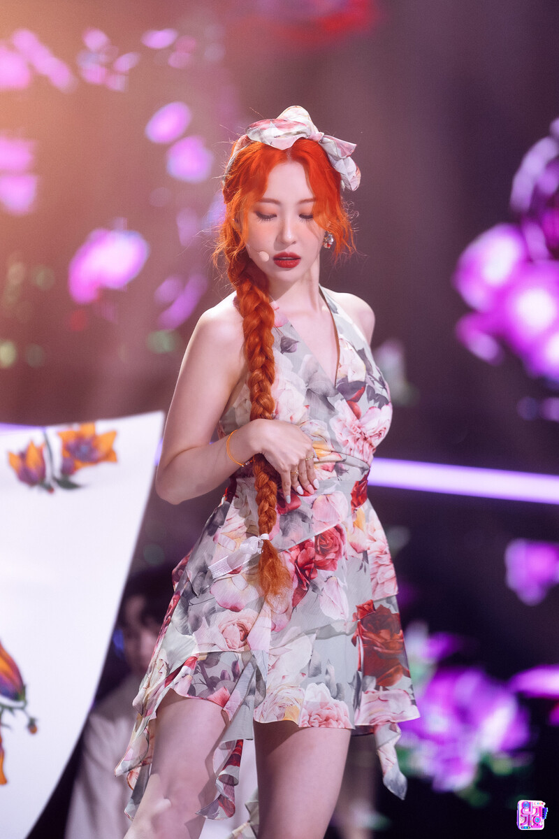 220710 Sunmi - Heart Burn at SBS Inkigayo documents 2