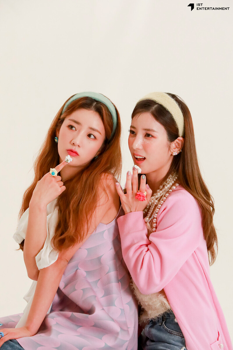 211224 IST Naver Post - Apink Bomi & Chorong - Your Vibe Magazine Photoshoot Behind documents 4