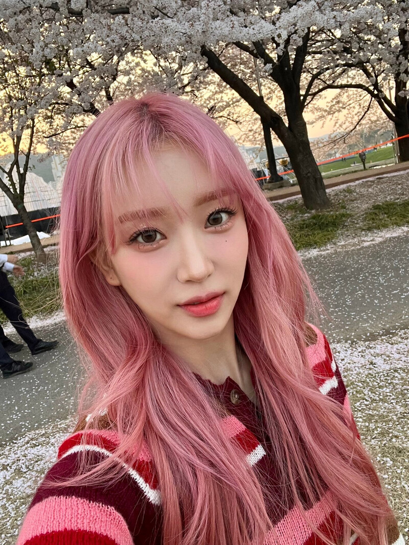 230401 STAYC Twitter Update - Sumin documents 2