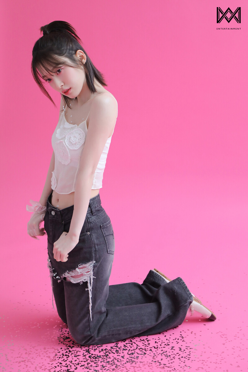 240520 WM Entertainment Naver Post with Arin - Singles Magazine Behind the Scenes documents 15