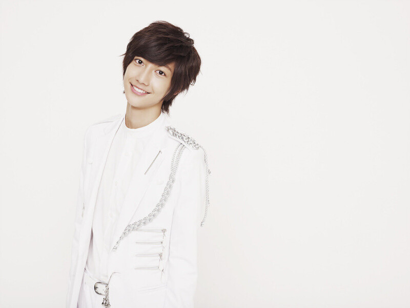 Boyfriend 1st single "Boyfriend" concept photos documents 17