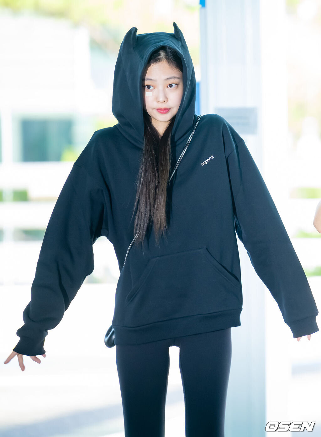 230701 Jennie at Incheon International Airport | kpopping