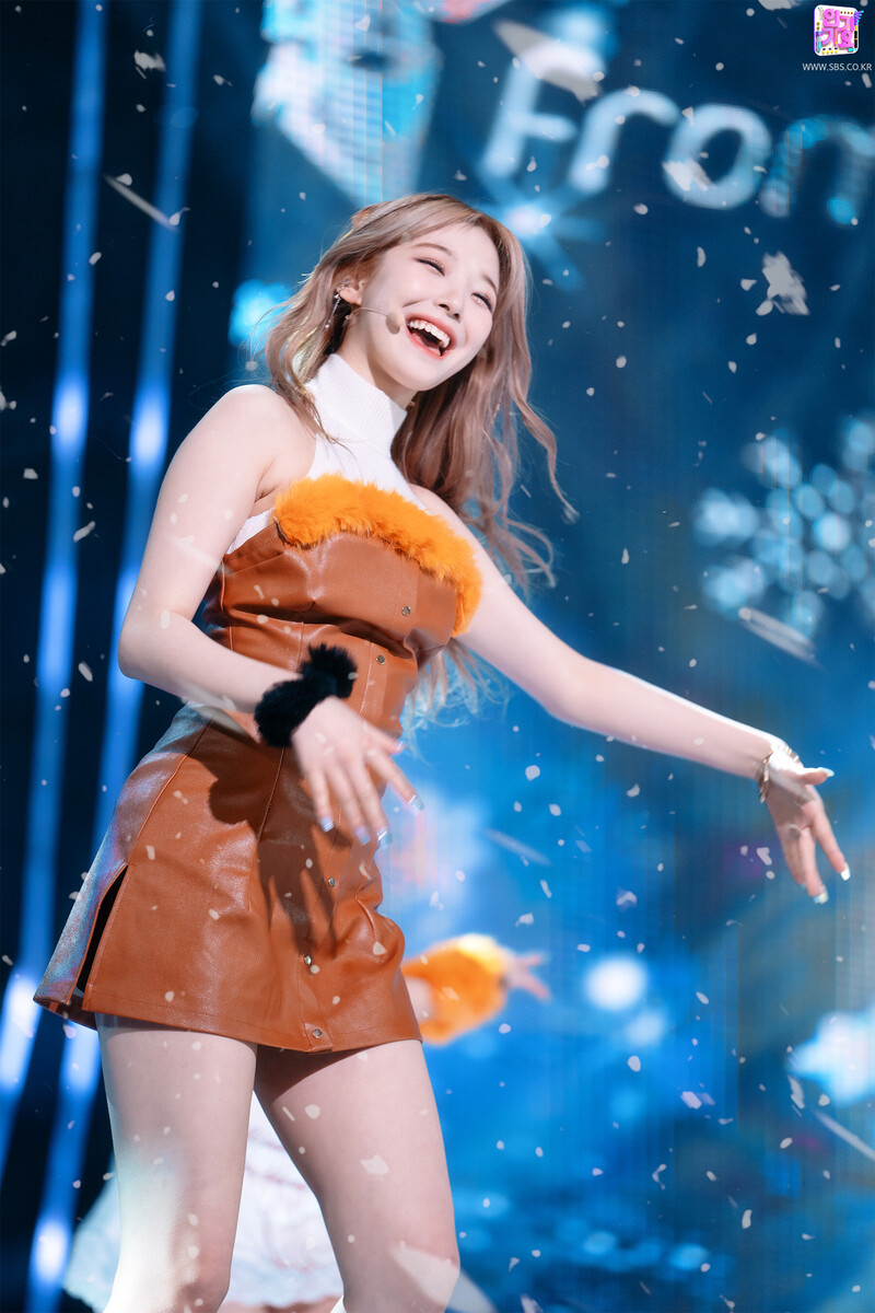 220130 fromis_9 Jiheon - 'DM' at Inkigayo documents 15