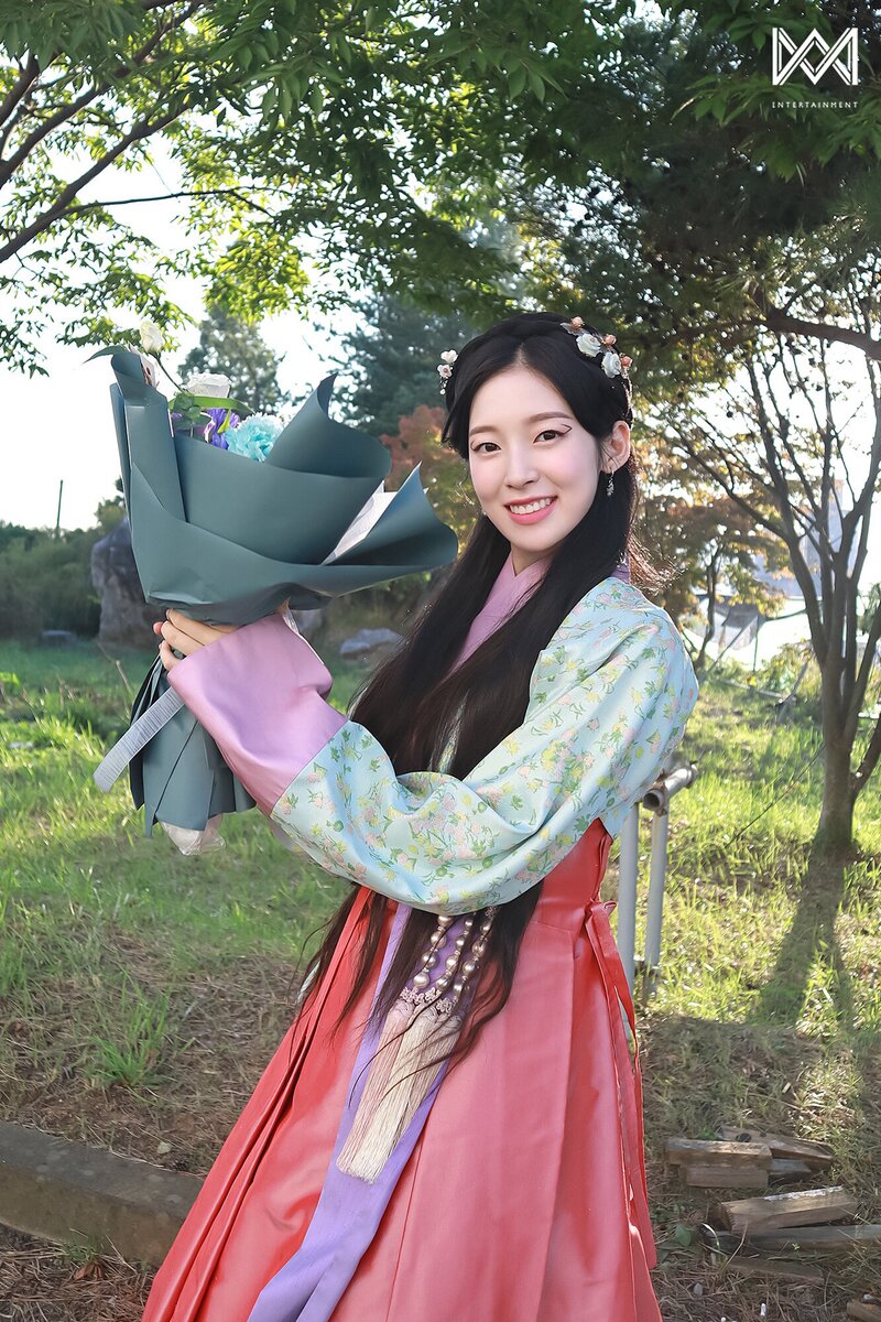 230108 WM Naver Post - OH MY GIRL Arin - 'Alchemy of Souls: Light and Shadow' Behind documents 1