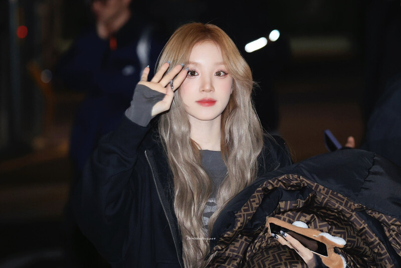 240202 (G)I-DLE Yuqi - Music Bank Commute documents 2