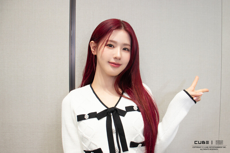 240302 - MIYEON at the JTBC 'Love Siblings' Press Conference - Behind Photos documents 2