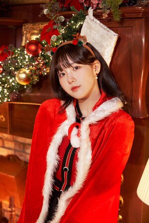 231229 WakeOne Naver Update - Chaehyun - Kep1erving My Own Santa & Kep1erving Awards [Behind the Scenes]