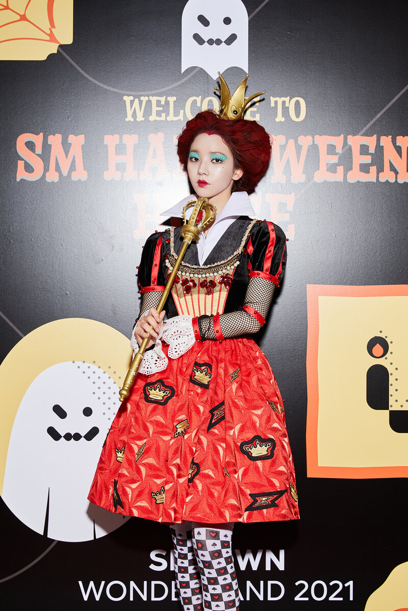 211031 SMTown Twitter Update - aespa at SM Halloween House documents 9