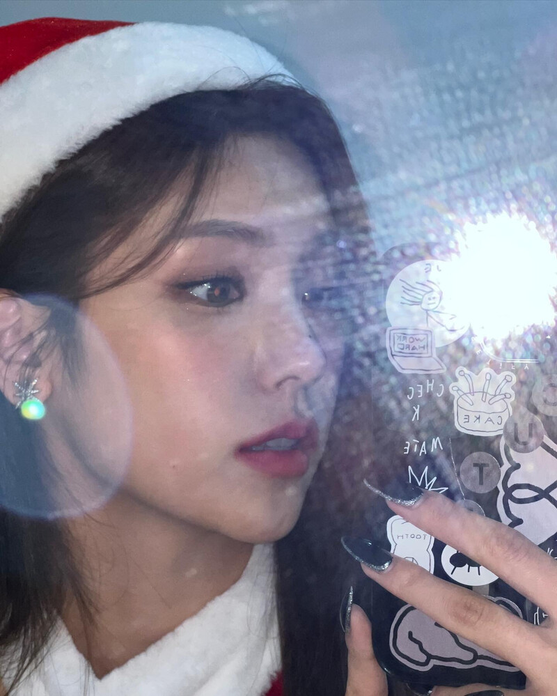 221223 ITZY Instagram Update - Yeji documents 7