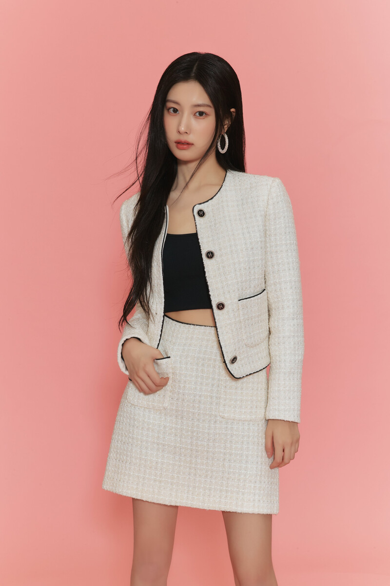 Kang Hyewon for Roem 2023 Pre-Spring Collection documents 3