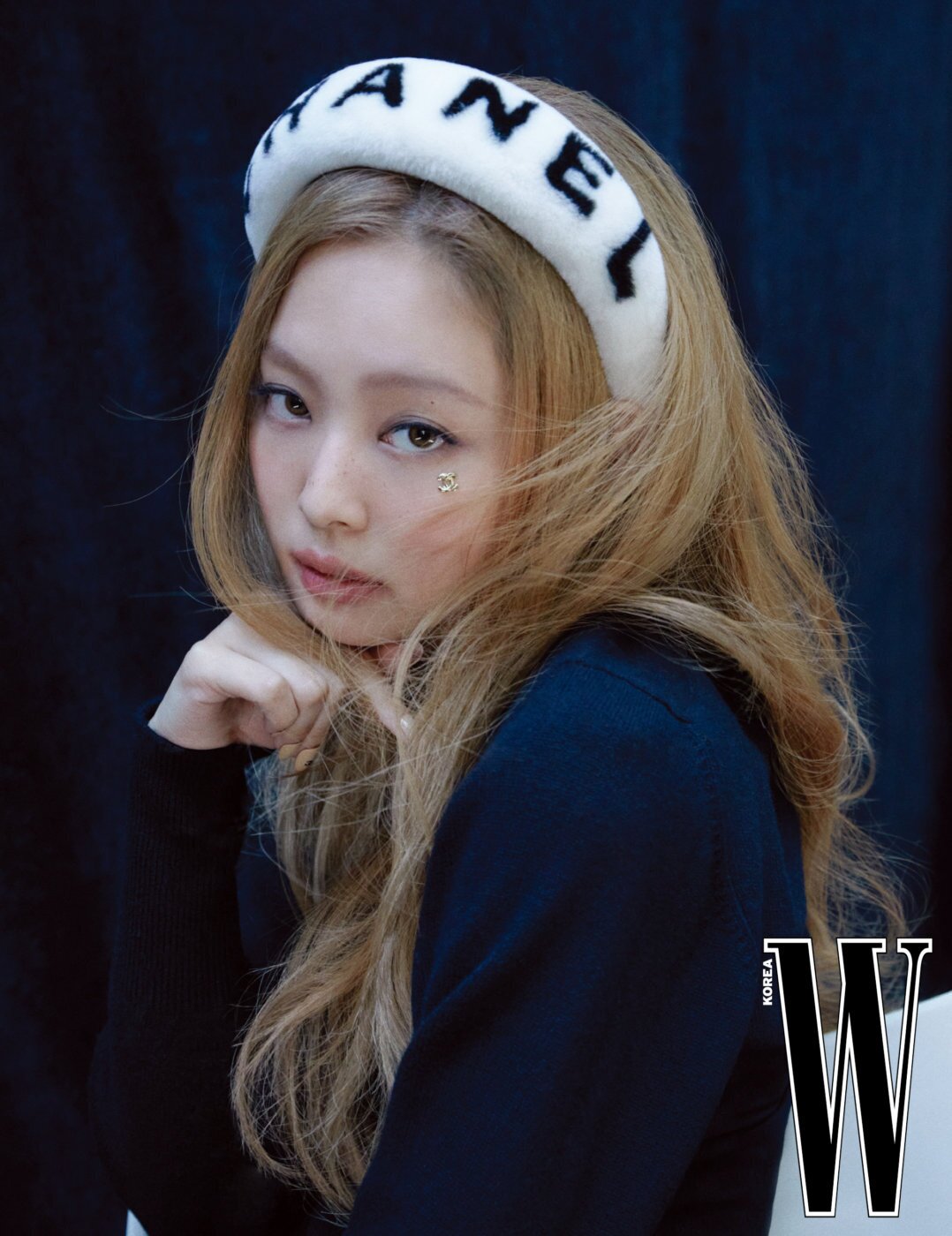BLACKPINK-Jennie-for-Chanel-x-W-Korea-July-2022-Issue-documents-12.jpeg?v=ba50e
