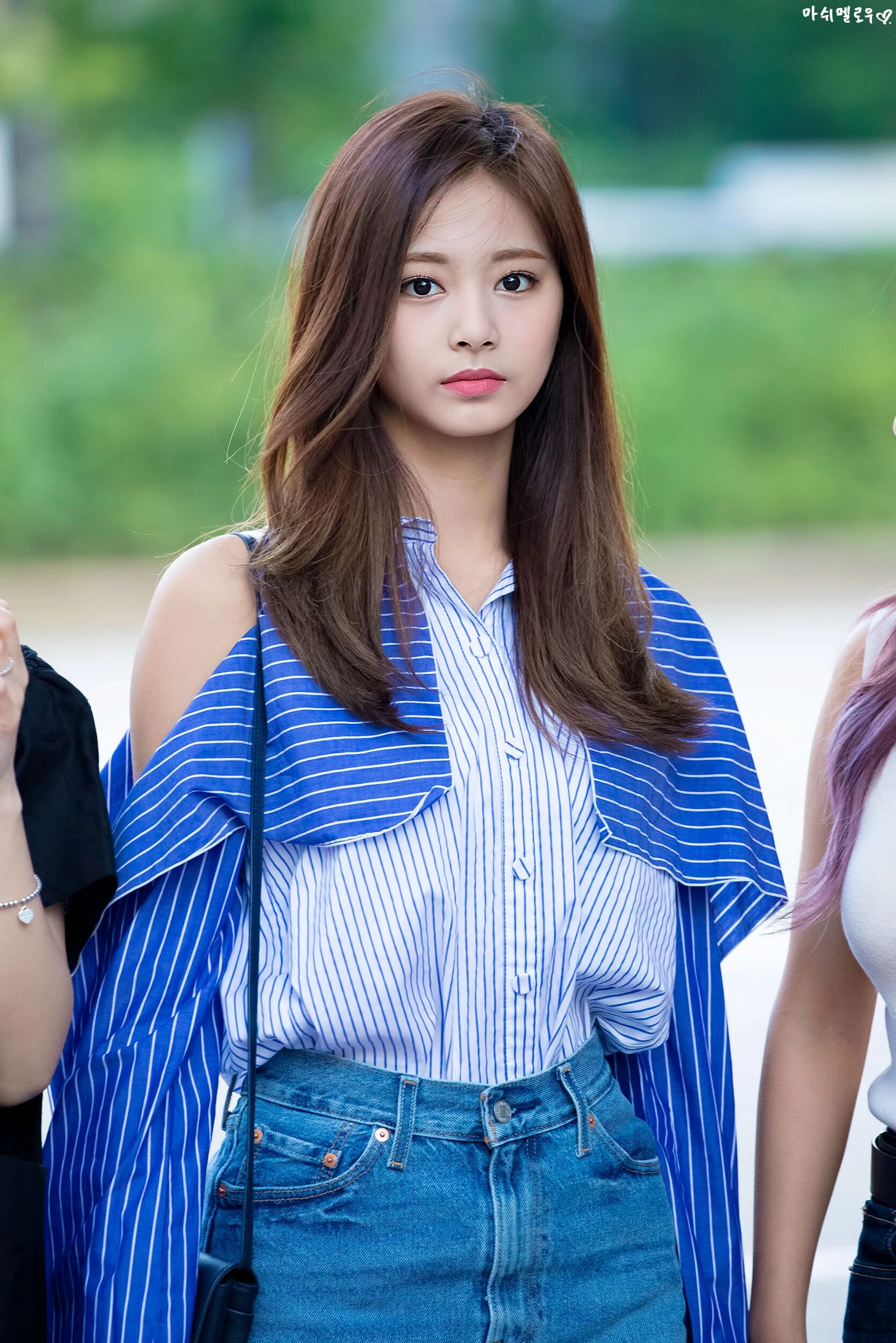 180720-TWICE-Tzuyu-documents-7.jpeg?v=f89fb