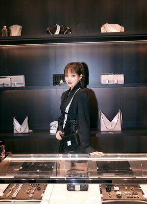 211119 Cheng Xiao Weibo Studio - Givenchy Brand Event