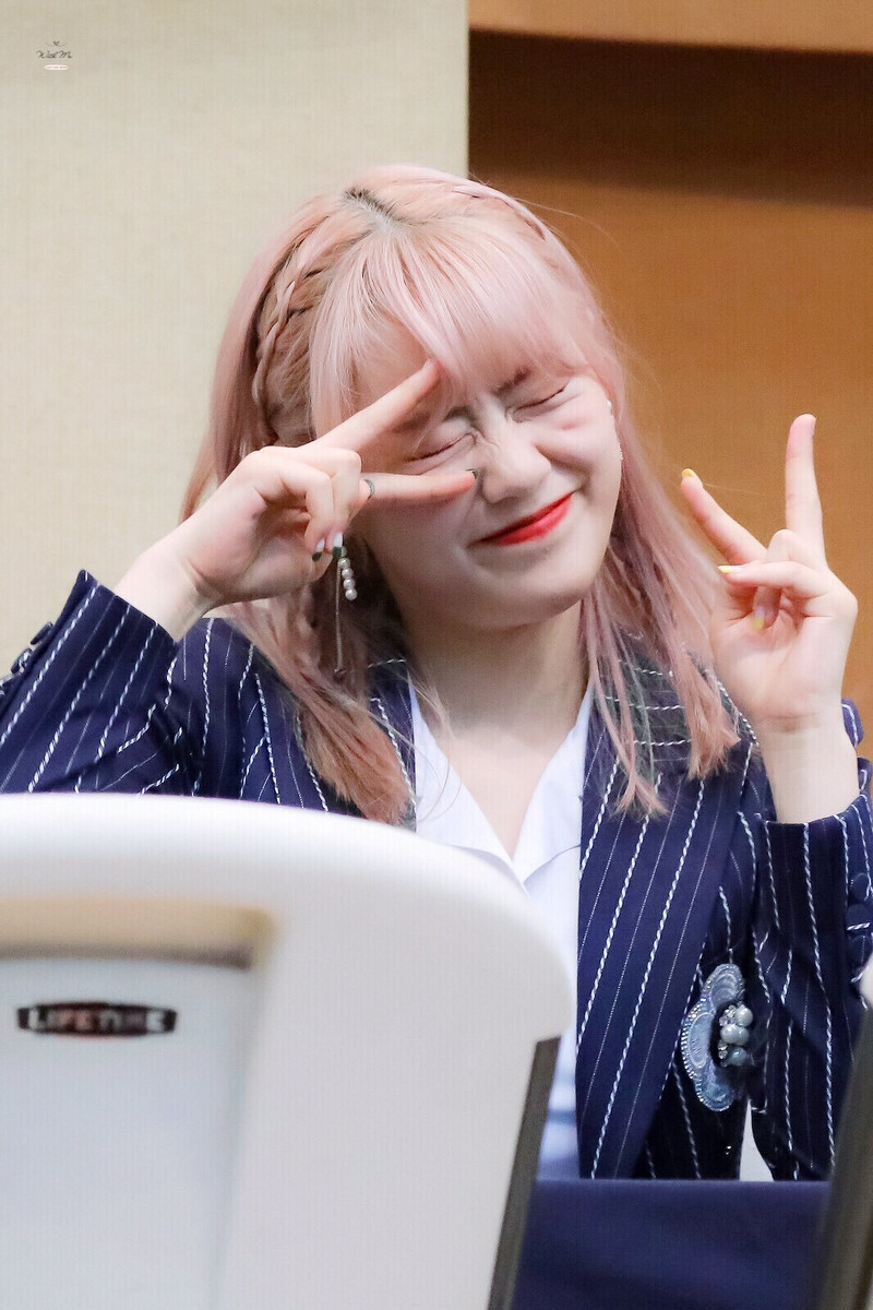 180331 Weki Meki Lua at 'Lucky' Daegu Fansign documents 1