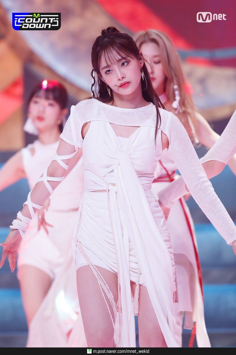 210701 LOONA - PTT (Paint The Town) at M Countdown documents 8