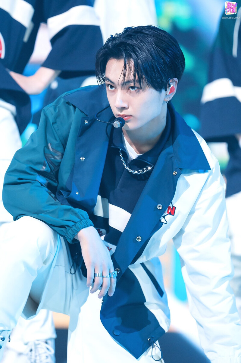 211028  JAY Official Photos on SBS Inkigayo documents 4