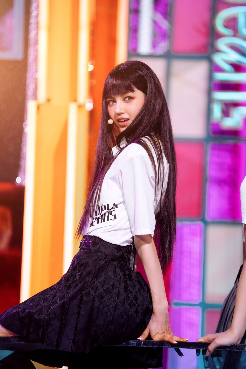 220807 NewJeans Danielle 'Cookie' at Inkigayo documents 7