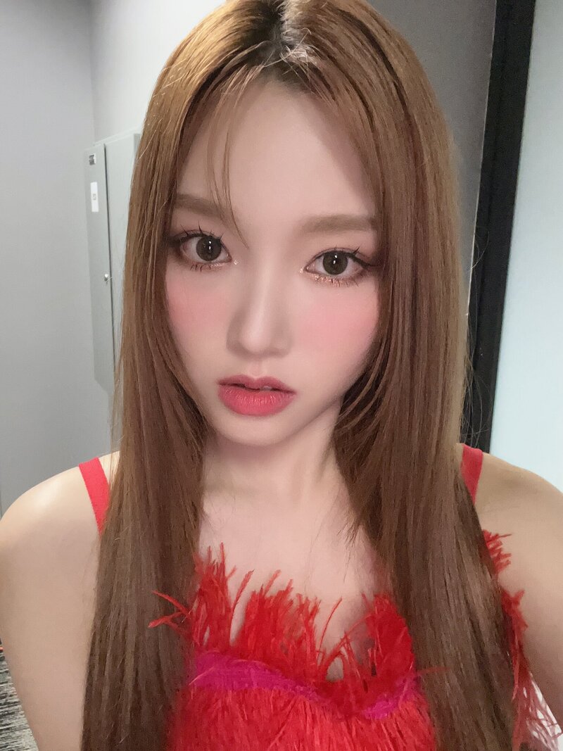 220822 LOONA Twitter Update - GoWon documents 1