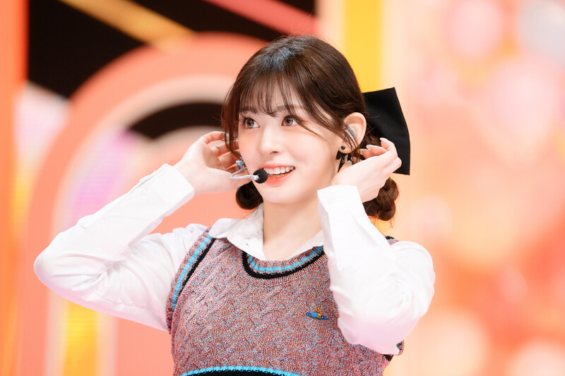 230219 STAYC Seeun - 'Teddy Bear' at Inkigayo documents 4