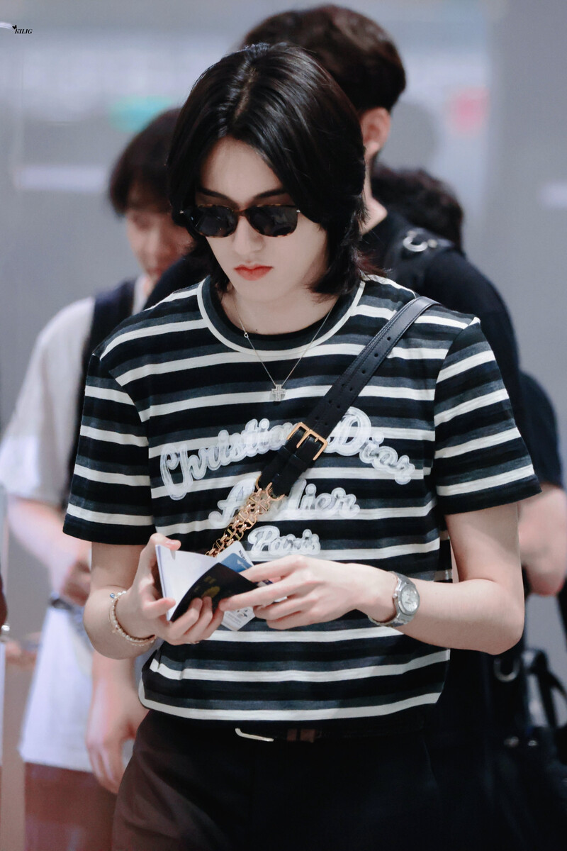 240620 TREASURE Haruto at Incheon International Airport documents 3