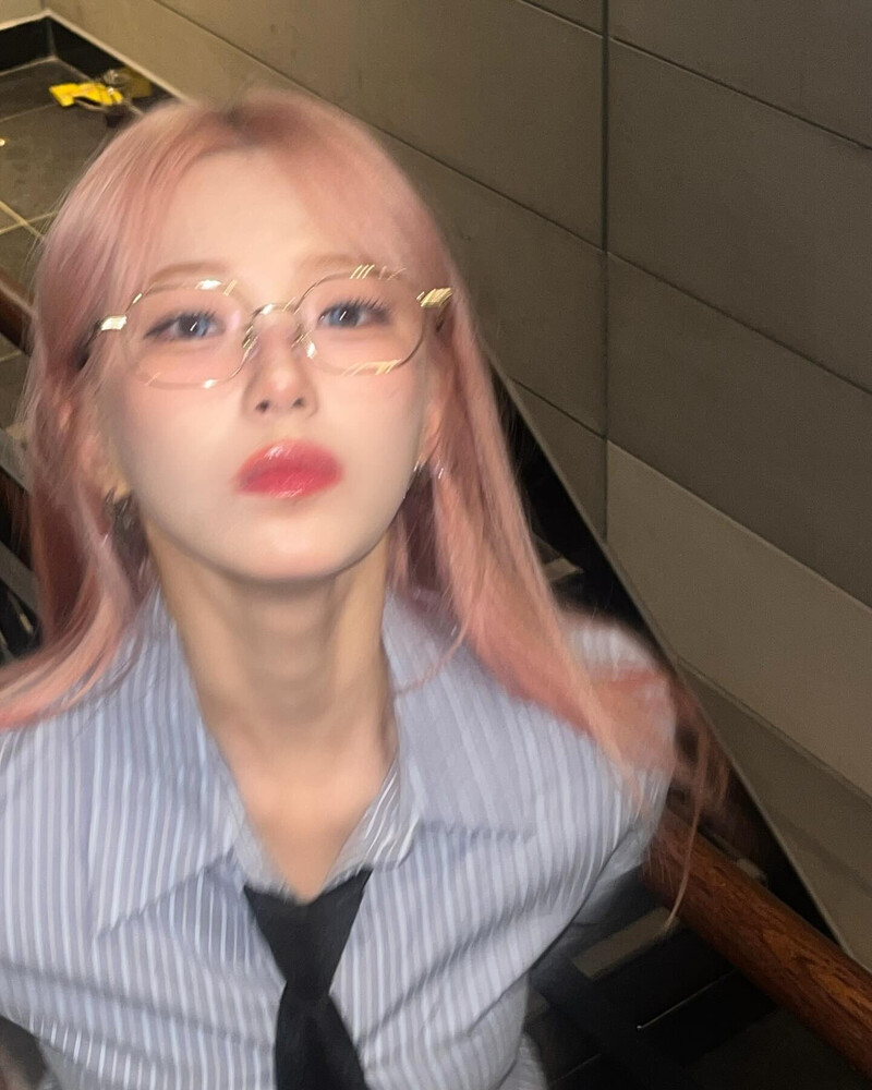 240902 fromis_9 Jiheon Instagram Update documents 1