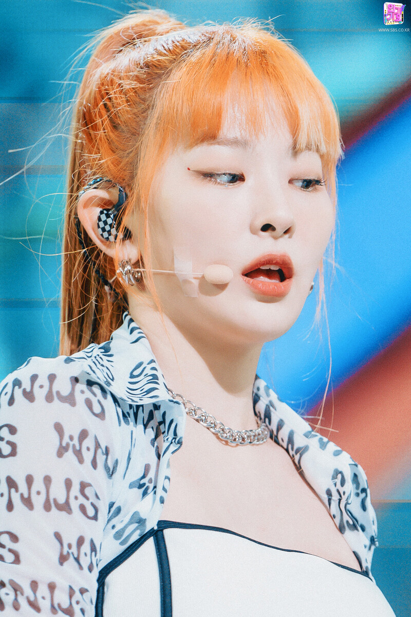 210822 Red Velvet - 'Queendom' at Inkigayo documents 18